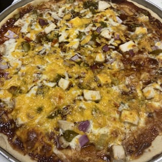 BBQ PIZZA *
